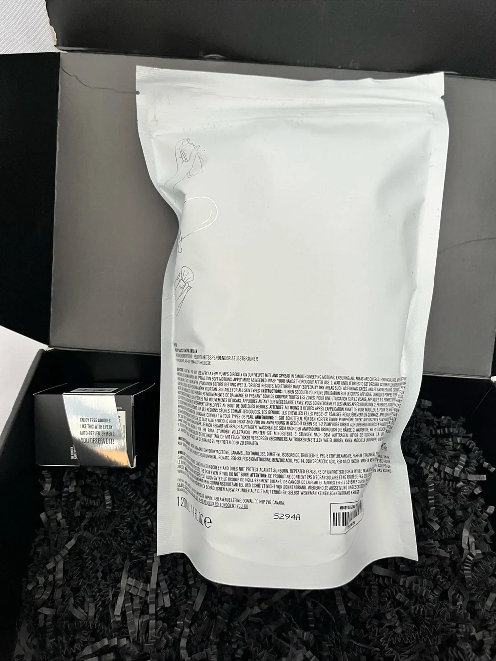 IL MAKIAGE Sunless Tan Foam + Flawless Base Blender Gift Set in Black Gift Box